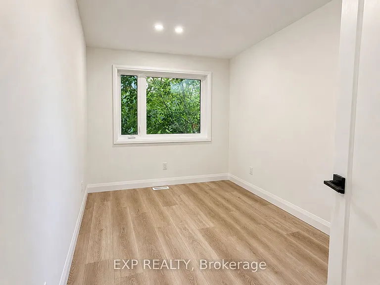 13 Chester St #UPPER — Photo 18