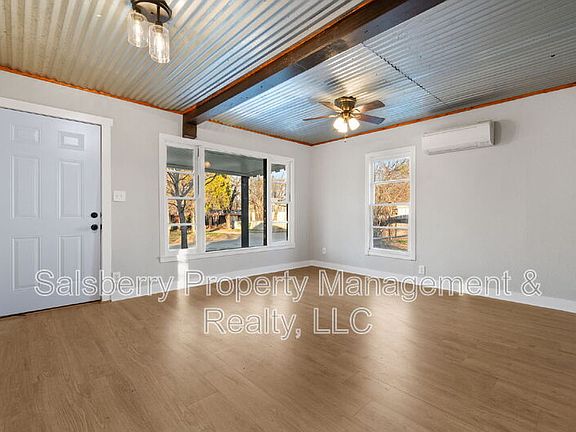4th image of 304 Bryan St #A