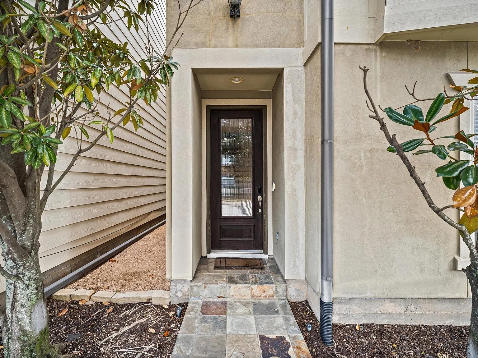 3 bed, 3.0 bath, 1730 sqft, $2,700 — Photo 3
