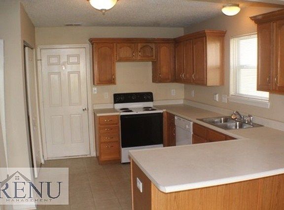 4th image of 568 Shining Star Ln