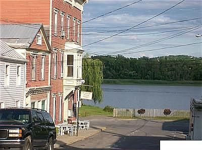 Walk to Hudson River