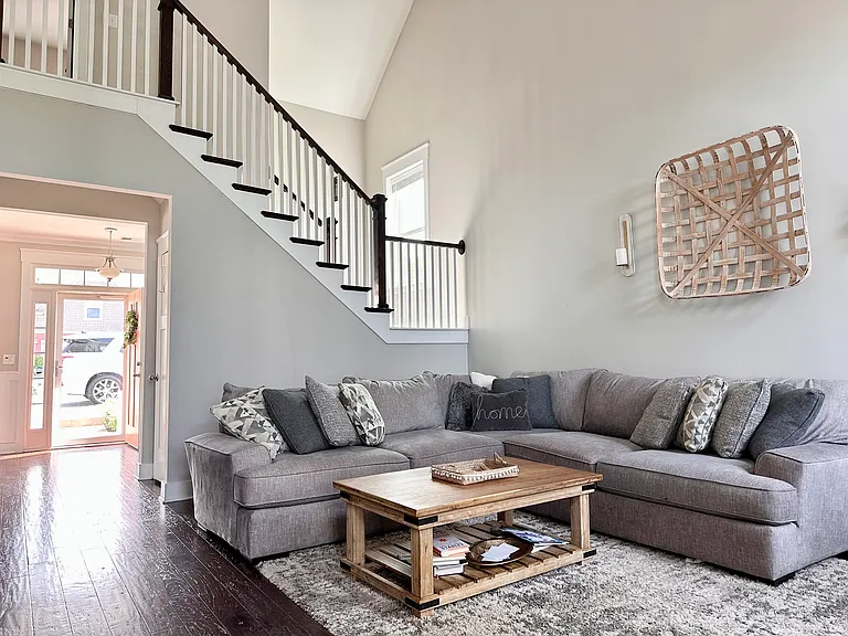 30 Lucerne Ct — Photo 3