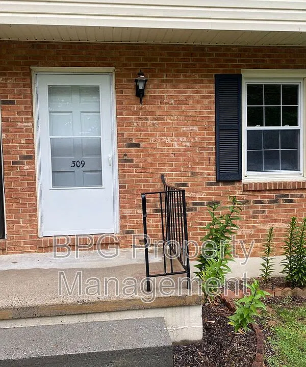 309 Wintergreen Ave