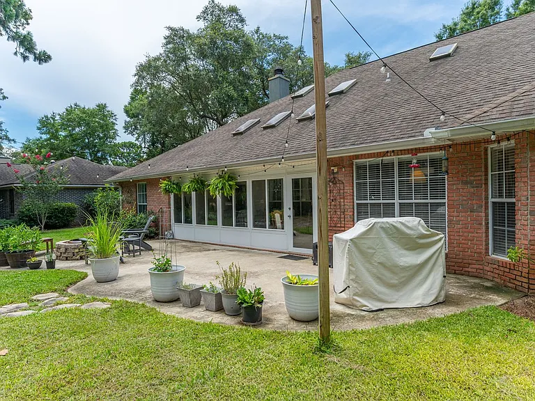 1626 Oakmont Cir — Photo 65