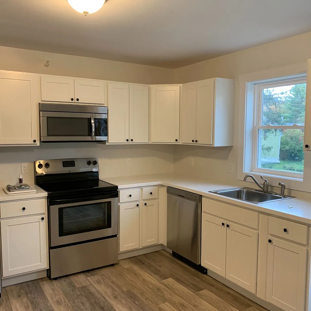 66 Upper Main Street — Photo 3