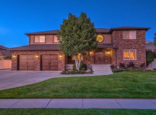 8701 S Glider Ln, Sandy, UT 84093