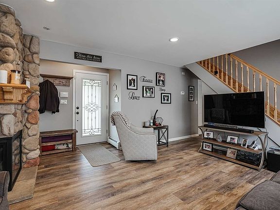 4th image of 2433 5th St