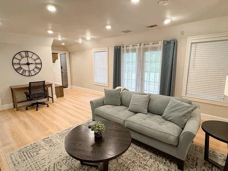 Lenox Park Dr — Photo 17