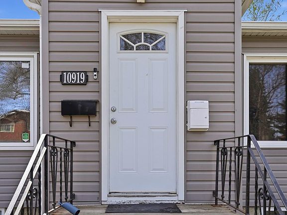 3rd image of 10919 68th Ave NW