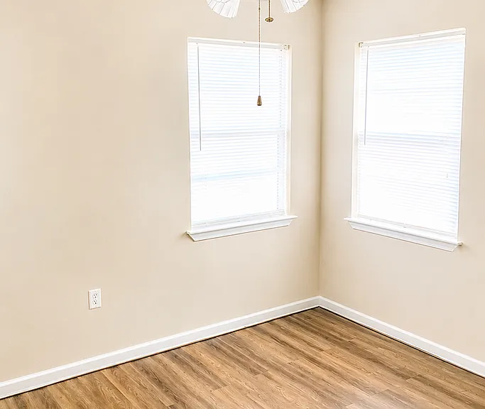 926 Holly St — Photo 13