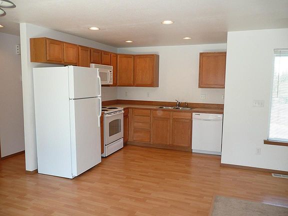 2nd image of 19300 75th St E