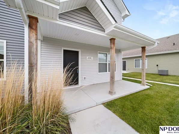 2130 Brandon Ln, Fremont, NE 68025