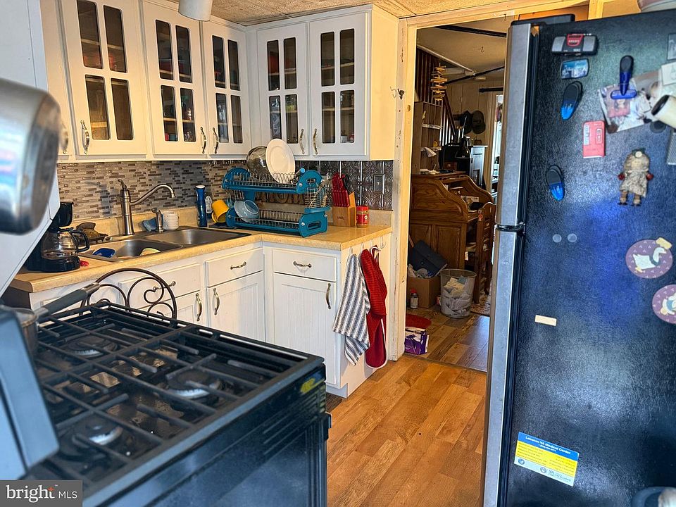 2nd image of 743 Bingaman St