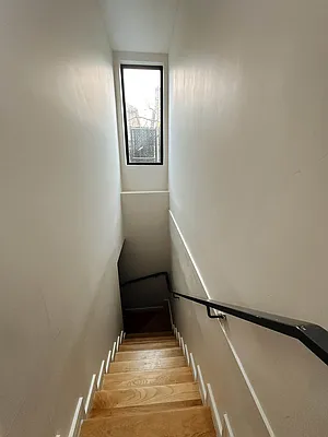 Rented by Artur Gutman, LREB | media 39