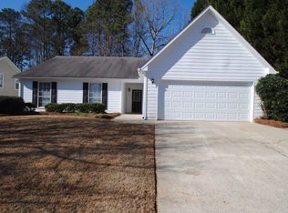 25 Paris Dr, Lawrenceville, GA 30043
