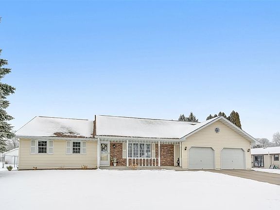 Howard w/1/2 acre lot