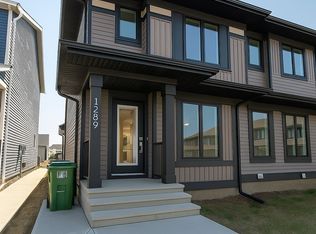 1289 Keswick Dr SW, Edmonton, AB T6W 4T4