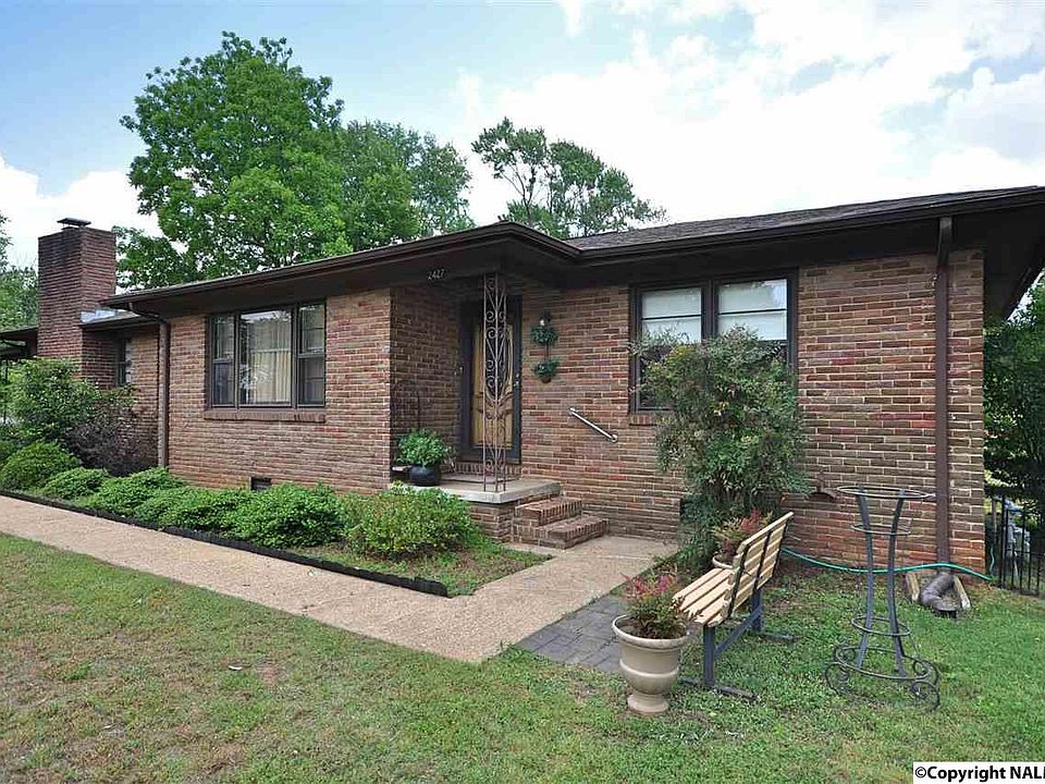 1st image of 2427 Crestwood Dr SW
