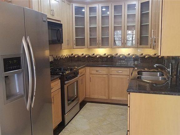 5th image of 4332 Coldwater Canyon Ave APT 4