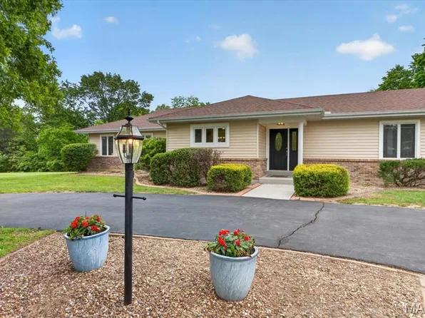 18506 Royal Dr, Warrenton, MO 63383