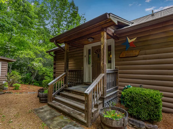 591 Confederate Dr, Clayton, GA 30525