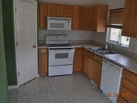4th image of 208 Apple Ave