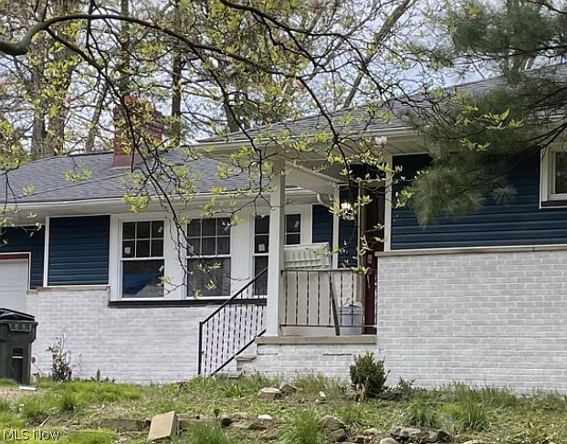 1st image of 967 Woodmere Dr