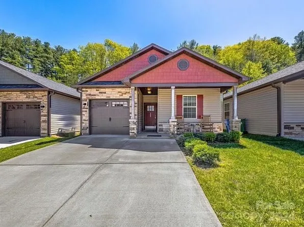 209 Cardwell Ln, Fletcher, NC 28732