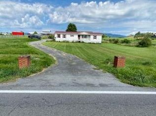 13689 Wolf Creek Rd, Alderson, WV 24910