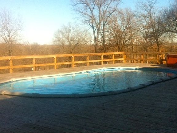 Pool & Deck