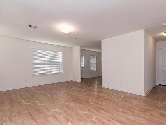 2nd image of 914 Running Creek Ct
