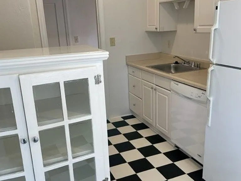 725 Central Ave #202 — Photo 4