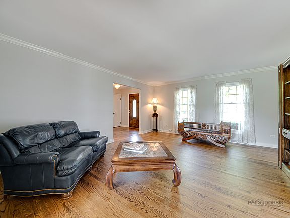 3rd image of 816 Arthur Ave