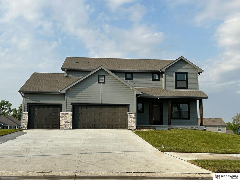 1st image of 4911 Helwig Ave