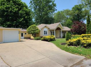 1624 Dunbar Rd, Madison, OH 44057