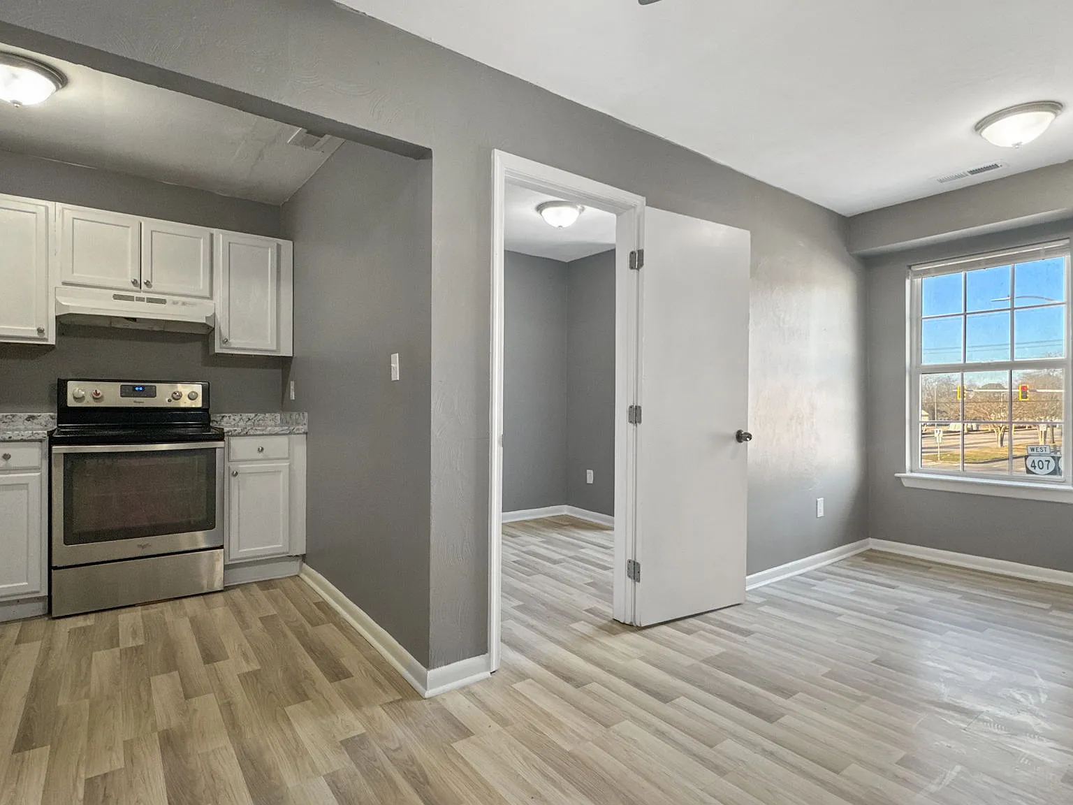 1100 Wilson Rd - Unit 15 — Photo 2