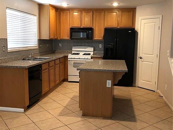 2nd image of 463 Warminster Ave