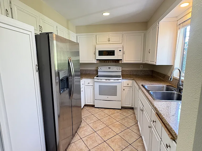 1878 Fairway Circle Dr — Photo 1