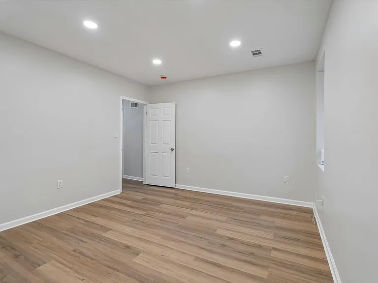 4359 Fleming St — Photo 7