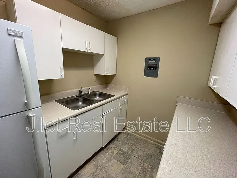 496 Holderness St SW #3 — Photo 6