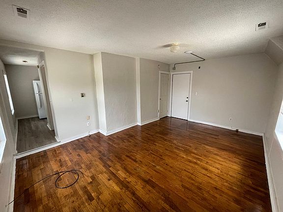 Suite 1 - Bedroom/Living Room