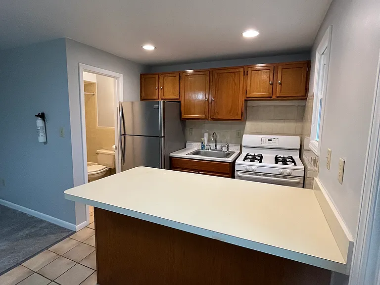 30B Carolyn Ter — Photo 14