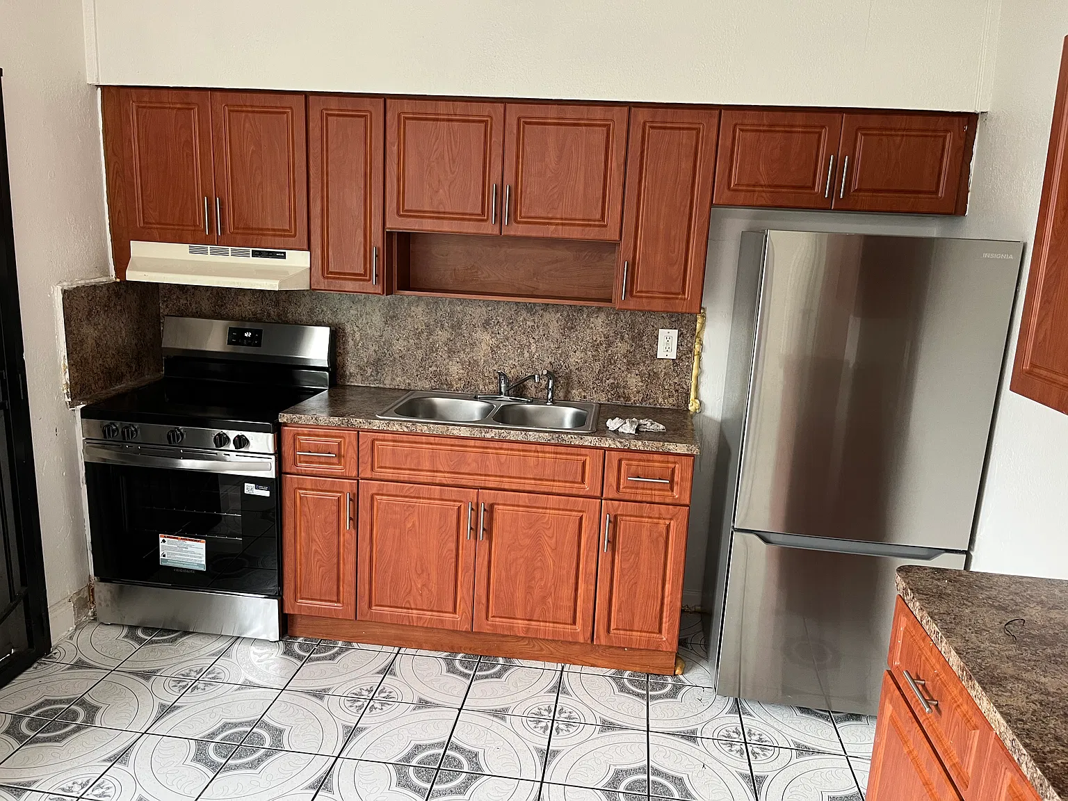 2 bed, 900 sqft, $2,200 — Photo 3