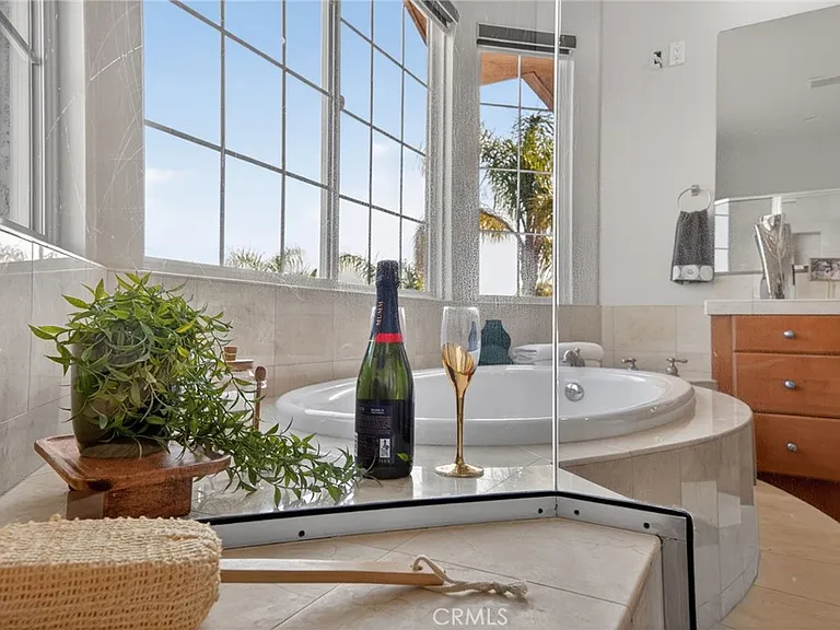 20800 Campania Ln — Photo 44