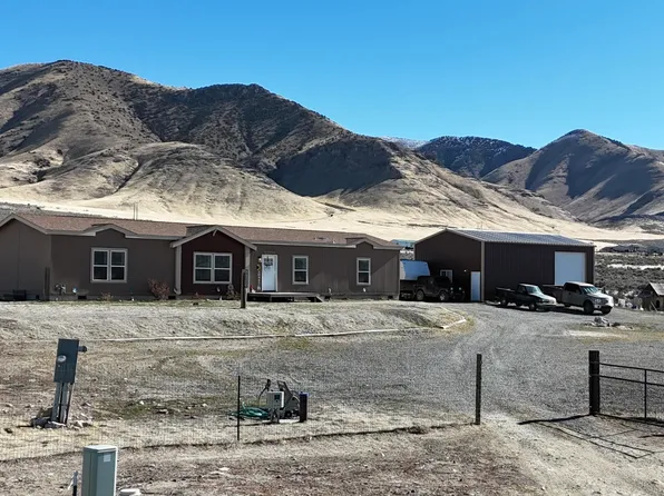 10445 Spur St, Winnemucca, NV 89445
