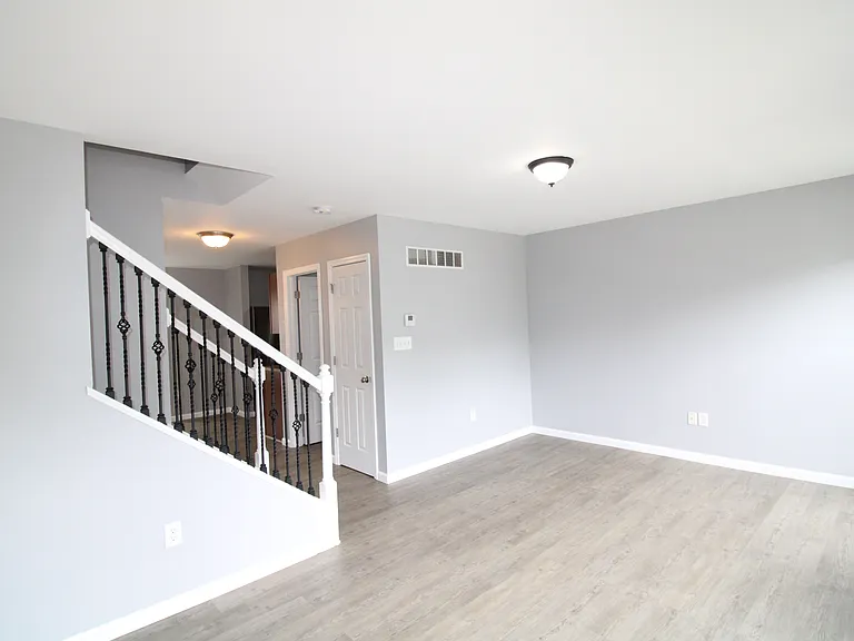 440 Wild Oak Dr — Photo 2