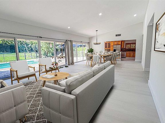 4th image of 10134 Boca Woods Ln