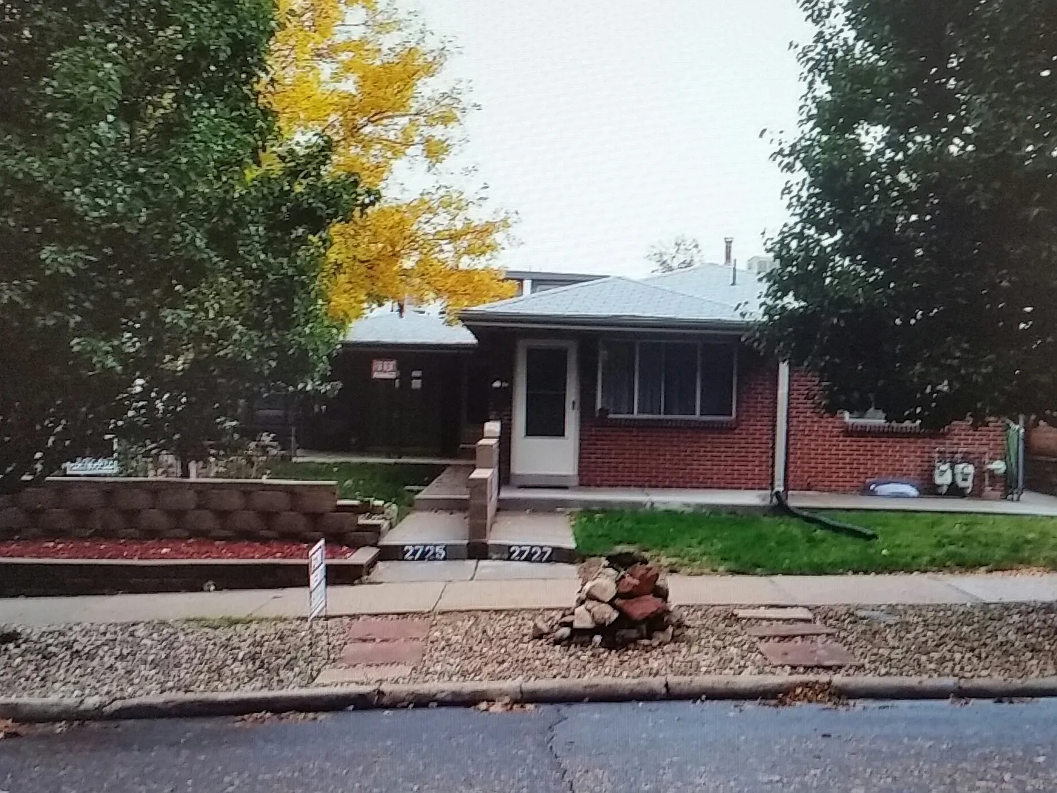 4 bed, 2290 sqft, $4,000 — Photo 2