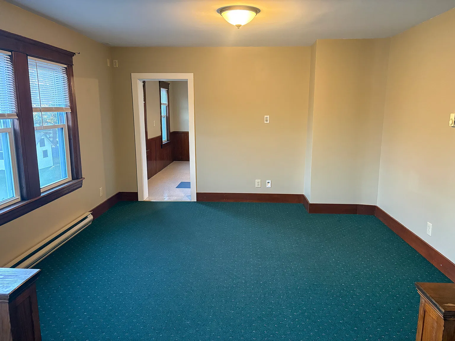 3 bed, 1300 sqft, $2,100 — Photo 3