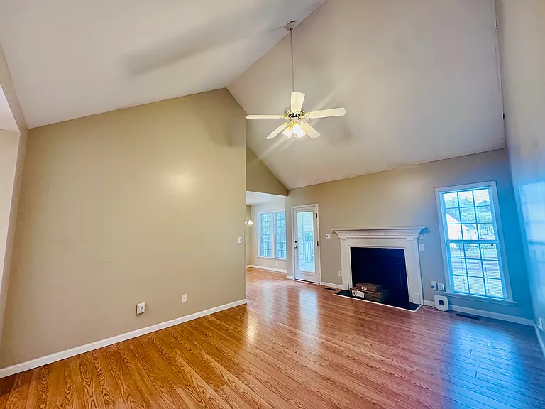 320 Springside Dr — Photo 11